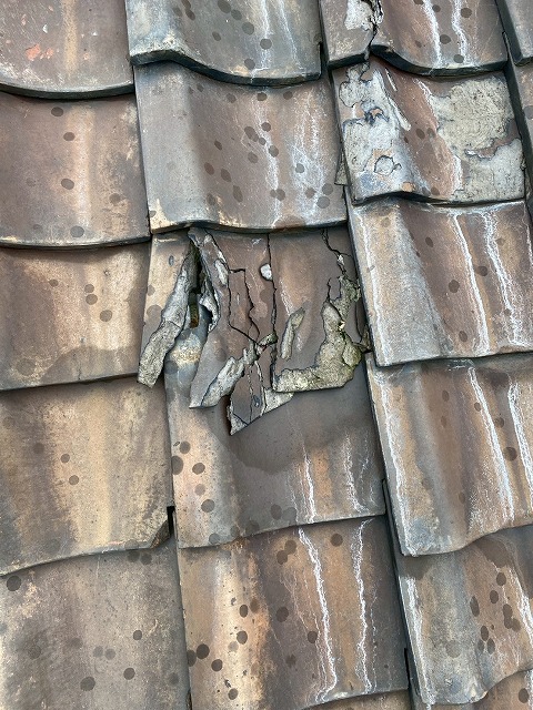 瓦屋根は割れ・欠け・ズレ発生